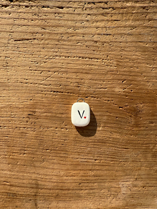 Ciondolo iniziale V